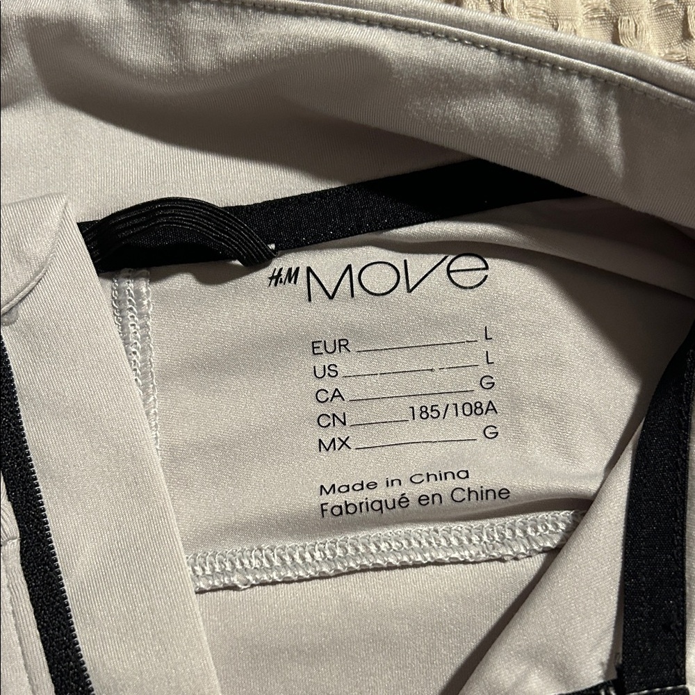 H&M White Long Quarter Zip Shirt - Picture 2 of 2